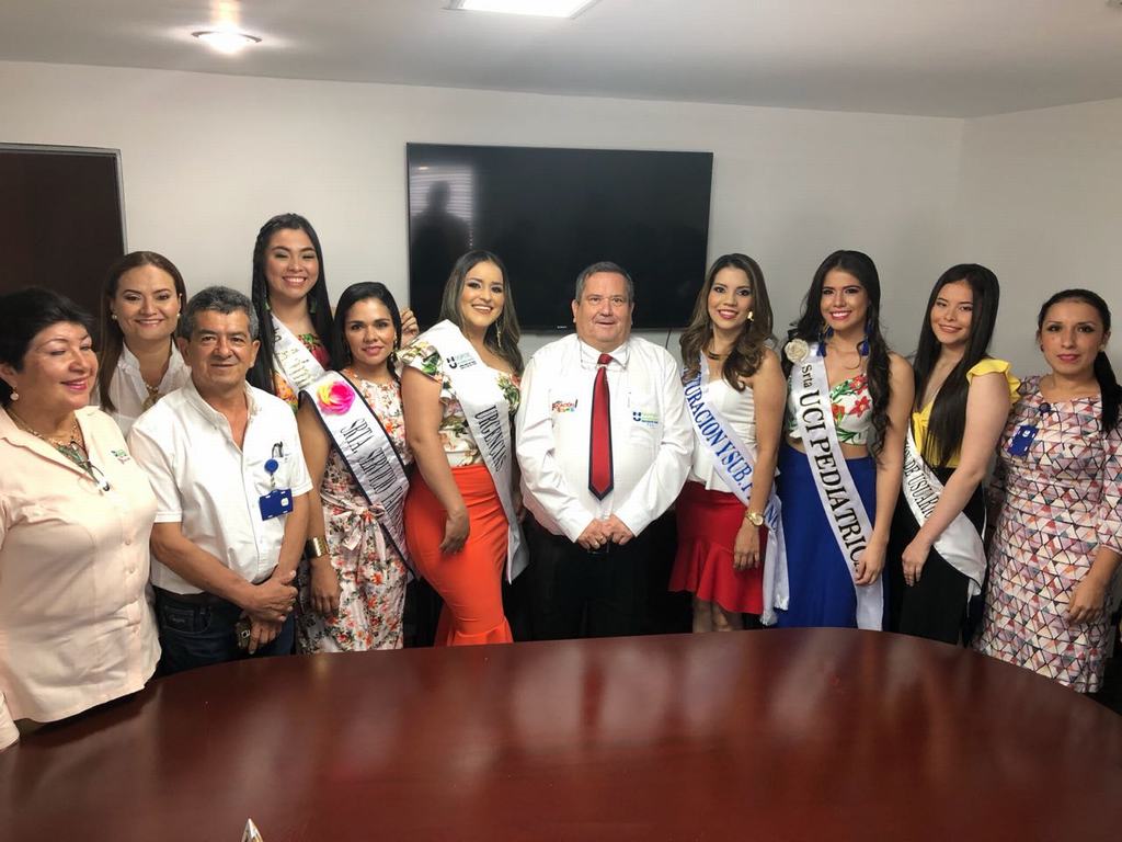 Miembros del Comité de Bienestar Laboral, acompañando a las candidatas al Sampedrito Institucional.